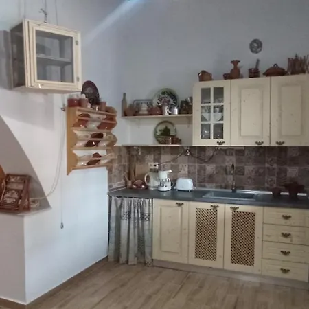 Queen's Traditional House