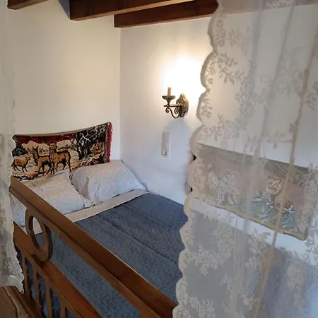 Queen's Traditional House * 아크앤젤로스