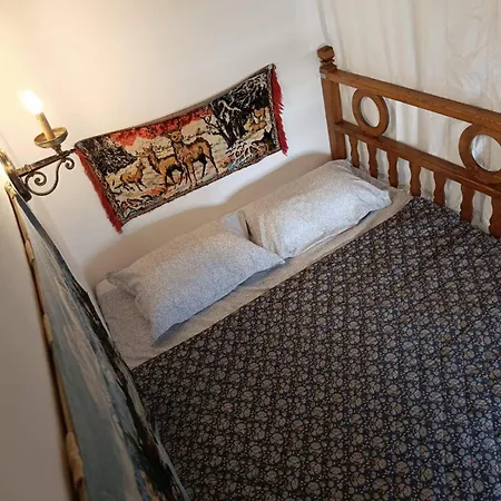 Queen's Traditional House *